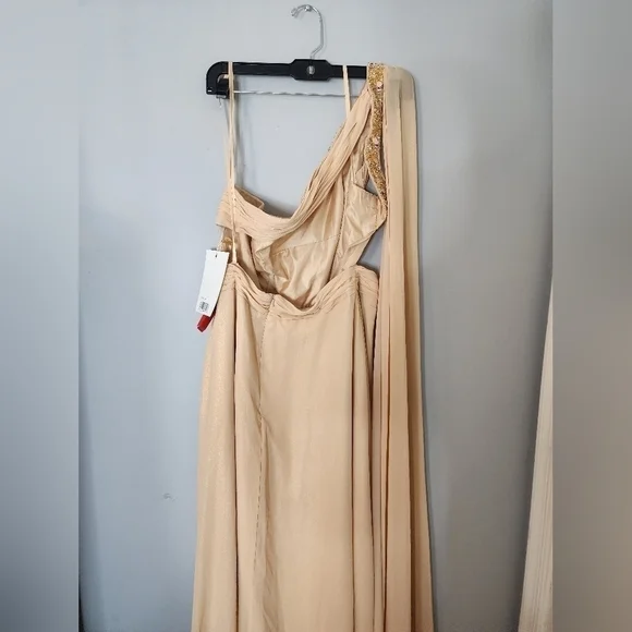 Mac Duggal FLOAT ONE SHOULDER OPEN BACK FLOWY GOWN size 12 (#39) - Picture 8 of 16